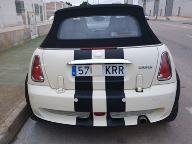 Mini Cooper Cabrio has new registration plates fitted close to our workshop in Murcia Mini Cooper Cabrio with new Spanish plates